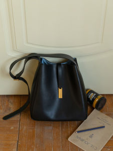 Womens 2025 New Commuter Bucket Bag Large Capacity Shoulder Crossbody Bag Casual Simple Style Soft Polyester Lining Zipper Closure