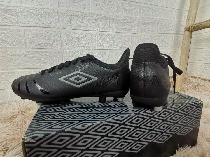 Soccer shoes clearance umbro