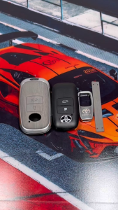 Toyota Yaris Cross 2023 Yaris Cross HEV 2024 Woodgrain Pattern Leather Car Key Cover Case Accessories