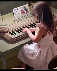 Mainan Anak Piano Elektronik 61 Keys Digital Elektronik Keyboard Piano Mainan Edukasi Awal Untuk Anak Laki-laki Dan Perempuan