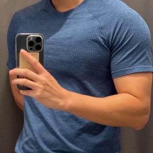 Tech Quick Dry Breathable Fabric Mens Sport Short Sleeve T-Shirt Seamless One-Piece Process Standard Style Youth Popular Summer Wear