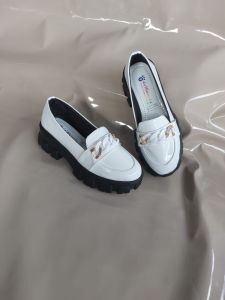 Alassuku.ID - Sepatu Wanita Docmart Rante Terbaru 2023