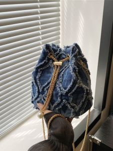 กระเป๋าสะพายข้างผ้าเดนิมสีสันสดใสสำหรับผู้หญิงในฤดูใบไม้ร่วงปี 2024 กระเป๋าสะพายข้างแบบสะพายข้างที่สวมใส่สบายพร้อมสายรัดแบบสะพายข้างเดียว