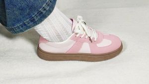 SHOEVO Wanita Sepatu Kasual Datar Retro Yang Stylish Serbaguna Dengan Sol Lembut Dan Anti-slip ST092 Casual