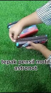 Tempat Pensil Aesthetic Planet Astronot & Kotak Tempat Pensil Viral