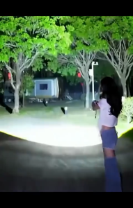 ⚡️ใช้งานต่อเนื่องได้ 128 ชั่วโมง⚡️ไฟฉายแรงสูง แท้ ไฟฉายสว่างมากๆ แสงยิงไกลถึง80000เมตร ไฟฉายledชาร์จได้ ไฟฉายแบบชาร์จ ไฟฉายดำน้ำ ไฟฉายกลางแจ้ง ไฟฉายกันน้ำ ไฟฉายแรงสูง1000000lmปรับแสงได้3ระดับ ไฟฉายเดินป่า ไฟฉาย led ชาร์จได้ ไฟฉายแรงสูงไกล flashlight