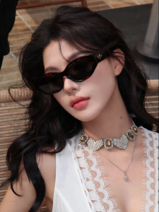 Molsion | Retro Tortoise Shell UV Protection Polarized Narrow Frame Cat Eye Sunglasses