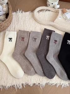 Womens Decorative Bow Embroidered Mid-Calf Socks