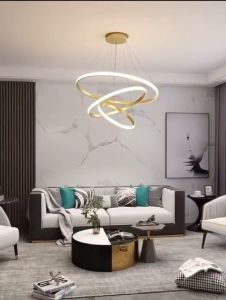 Chandelier Minimalisme Tiga Warna: Lampu Gantung Emas Nordik