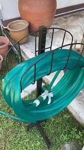 Freestanding Garden Hose Holder metal Hanger Water Pipe Rack Car Garden Tool Hose Reel Rack Black Large water pipe support rack