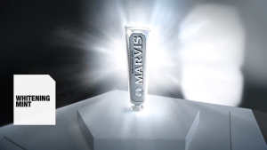 MARVIS White Mint Toothpaste Refreshing Mint Flavor Oral Care Made in Italy (85 ml)