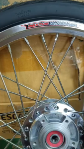 ชุดล้อพร้อมใส่ แดช Ls125 Dash125วงล้อMaxnum แท้ 1.40-17ยาง60/100-17(หน้า-หลัง)มีให้เลือกหลายสี(ไม่เอายาง)และพร้อมยาง