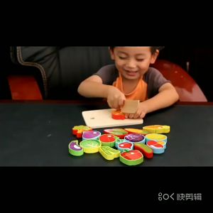 [HCM]Bộ cắt trái cây nam châm bằng gỗ có kèm dao nạo và thớt - Đồ chơi thông minh cho bé