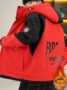 แจ็คเก็ตหนังสือพิมพ์หนาสำหรับผู้ชายฤดูหนาว แจ็คเก็ตขนแกะหนา แจ็คเก็ตมีฮู้ดสำหรับเยาวชน แจ็คเก็ตสีแดง แจ็คเก็ตฤดูหนาวใหม่ 2024 แจ็คเก็ตสตรีทสไตล์