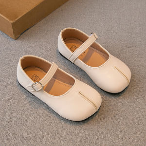 รองเท้าเด็กผู้หญิงพื้นนุ่ม ทรงหัวมน สไตล์เกาหลี วัสดุ PU รองเท้าเด็กแบบสวมหัวกลมสำหรับฤดูใบไม้ผลิและฤดูใบไม้ร่วง