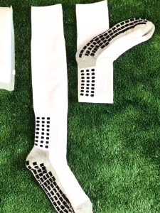 ถุงเท้ายาว ถุงเท้ากีฬา ถุงเท้ายาวถึงเข่า ยืดหยุ่นดี มีกันลื่น เหนียว หนึบ เกาะรองเท้า ใส่ออกกำลังกาย วิ่ง