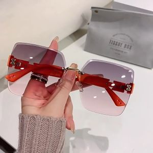 Korean Version of the Popular Square Large Frame Sunglasses Fashion Full Glasses Sunscreen UV Radiation Protection