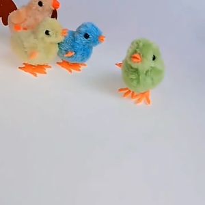 MOVING Ayam Kucing Mainan Chick Chiken Cat Toy No Battery 小鸡跳跳会跑的发条玩具逗猫神器