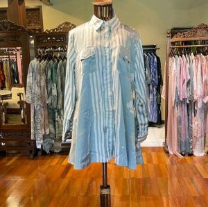 Bella Tunik by Dian Pelangi LIMITED EDITION Baju Blouse Atasan Kemeja Blus Hijab Kerja Kantor Casual Formal Pesta Pernikahan Kondangan Lebaran Wanita Hijaber Cantik Anggun Modis Modern Simple Elegan Mewah Korea Model Korea Terbaru Motif Batik Kekinian