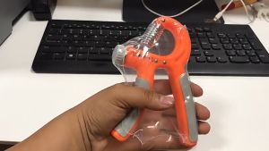 [เครื่องบริหารมือ ออกกำลังกายบริหารข้อมือ เครื่องบริหารมือปรับระดับได้ ที่บริหารมือ ที่บีบมือออกกำลังกาย ที่บีบมือ Adjustable hand grip]