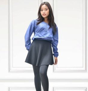 Jaket Parasut Crop Top Olahraga Wanita Dengan Saku Didepan Aman Buat Nyimpen Sesuatu