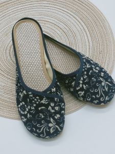 Elegant Plaid Cotton Slippers Old Beijing Cloth Shoes Ethnic Style Embroidered Slippers Indoor and Outdoor Casual and Comfortable Plaid Breathable Slippers