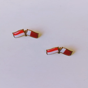 Pin Bros Lencana Kuningan Emas Bendera Persahabatan Indonesia dan Qatar