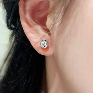Dazzling Single Cubic Zirconia Earring