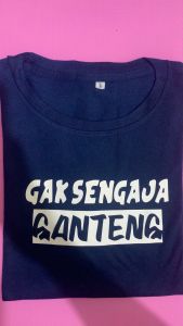 Baju Kaos Distro Gak Sengaja Ganteng Katun Combed Dewasa Oblong Premium Jumbo Murah Terbaru Kekinian Bandung