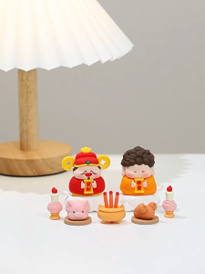 5.5*4.3*7CM Patung Buddha Kecil Lem Lembut Patung Buddha Mini Kwan In / God Of Wealth / Buddha Bahan Lem Lembut Untuk Dewa Rejeki Lucu Pajangan Meja Dashboard Mobil