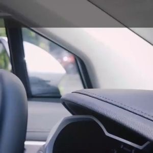 Uni.Y ที่ยึดโทรศัพท์ในรถ ถูกปรับเปลี่ยนให้สามารถยอพลิชเตอร์กับคอนโซลหน้ารถ Car Phone Holder