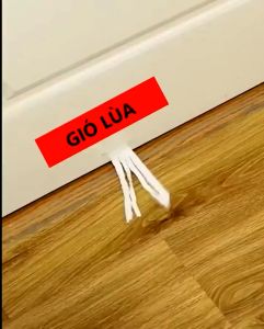 Ron Cửa - Thanh Dán Chặn Khe Cửa Ngăn Côn Trùng 90cm Gioăng Dán Khe Hở Ngăn Gió Lùa 90cm