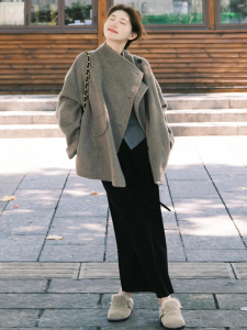 Unique Winter Thickened Short Woolen Coat for Women Korean Style Commute Thickened Female Outerwear Small Size Coat