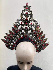 Mahkota tarii hitam gold mahkota katnaval