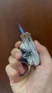 HCM Bật Lửa Khè Xài Gas Hình Sung Điệp Viên Xỏ Ngón Xoay Vòng (Chọn Màu)