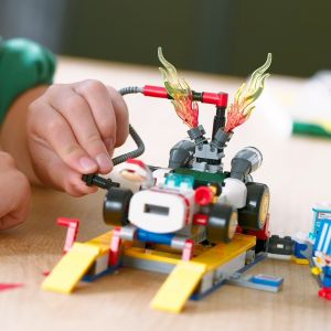 LEGO Super Mario 72035 Mario Kart – Toads Garage (390 Pieces) Mainan Balok (8 Tahun+)