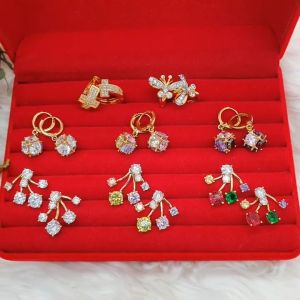 ต่างหูทองฝังพลอย เสริมบารมี เสริมมงคล ใส่ออกงานได้ ชุบทอง ต่างหูทอง ทองปลอม ต่างหูพลอย งานสวย ใส่ได้ทุกโอกาส