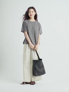 Giordano Womens Anti-Wrinkle Maintaining Shape T-Shirt round Neck Short Sleeve Loose Fit Summer Top Easy to Manage Drapey Style