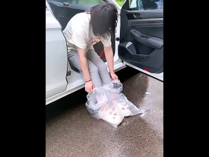 Disposable Waterproof Rain Pants Foot Seal Design Waterproof Outdoor Work Riding Rain Pants