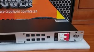 Thiết bị quản lý nguồn điện DBX H880 cổng chia nguồn điện âm thanh caraoke cao cấp có lọc nguồn tắt từng kênh