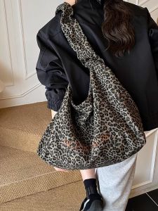 Retro Leopard Print Drawstring Shoulder Bag Large Capacity Womens Tote Bag Casual Commuter Bag Foldable Soft Handle Bag