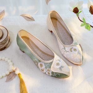 New Style Beijing Ladies Embroidered Cloth Shoes Soft Bottom Heightening Tea Ceremony Traditional Qipao Single Shoes Pointed Toe