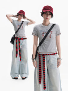 zuocisankon | Vintage Spicy Sporty Design T-shirt