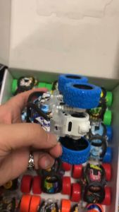 Loveni #769-3D lighting stunt car friction rotating interia monster truck