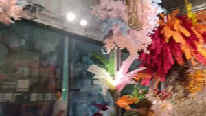 มันสกุลกุหลาบจำลอง藤条พืชมันสกุลพลาสติกสำหรับตกแต่งห้องนั่ง、ปิดบังท่อแอร์และพื้นหลังคาโดยการพันรอบ