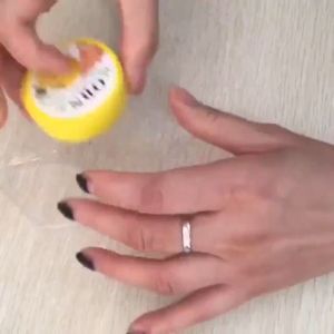 32Pcs Nail Polish Remover Fruit Flavor Nail Remover Manicure Wipes Cotton Pads PENGHILANG PENGILAT KUKU 指甲油卸甲巾果味专用洗甲巾洗甲棉卸甲片水美甲用品工具
