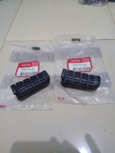 rubber step karet step depan atau belakang tiger revo kcj original honda sepasang 50632KCJ660