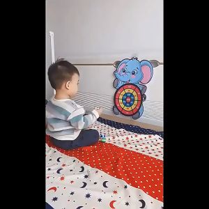 Đồ chơi bảng bóng ném hình ông già Noel chú Voi xanh tặng thêm 3 bóng ném bóng siêu dính kích thích sự vận động và thị giác của bé