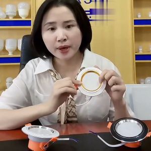 Đèn Led Âm Trần 7W Đế tản nhiệt  phi 90 bảo hành 1 năm