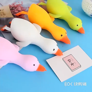 (DO30) สกุชี่ เป็ดนิ่ม เป็ดยืดได้ ของเล่นคลายเครียด ของเล่นบีบอัดสามารถยืดหดได้ สกุชชี่ รูปการ์ตูน สำหรับเด็ก มี 3 สี